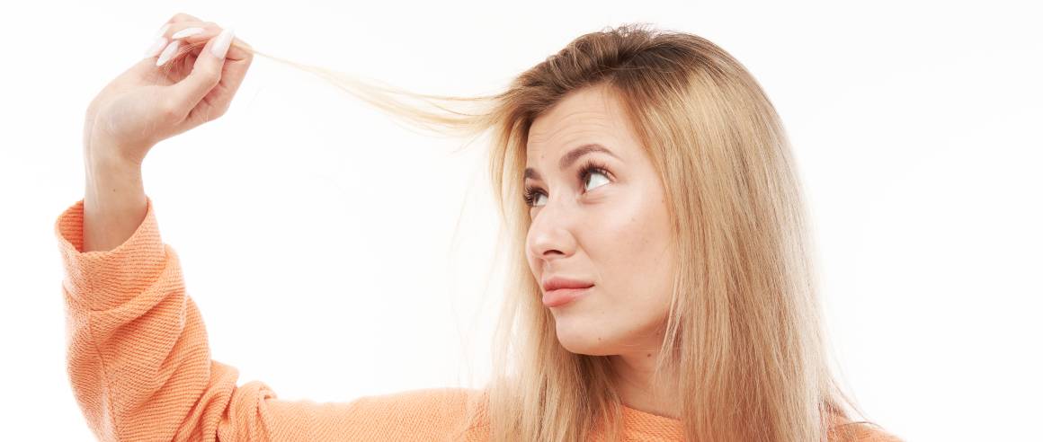 ¿Qué causa el cabello fino o delgado?
