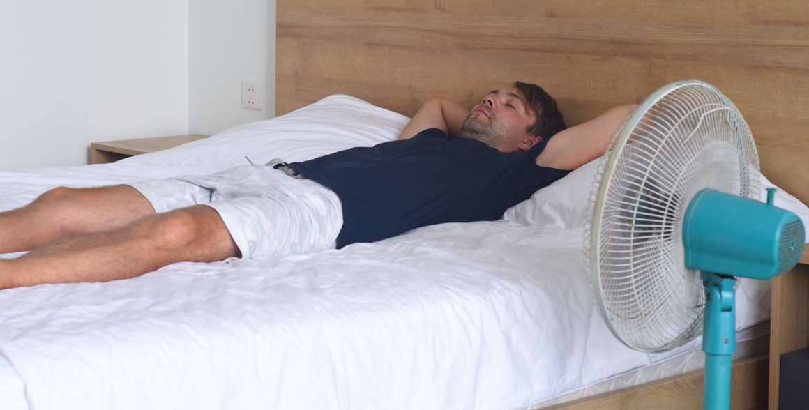 efectos secundarios de dormir con un ventilador encima
